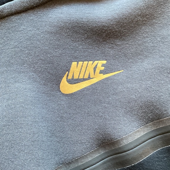 Nike Tech Jacket - Men's M - Picture 2 of 9